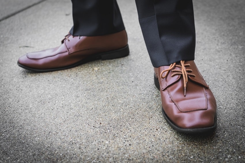 keep dress shoes from creasing