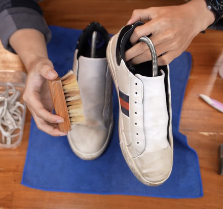 how to clean white shoes