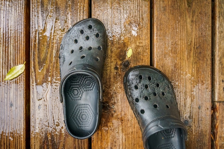 are crocs non slip