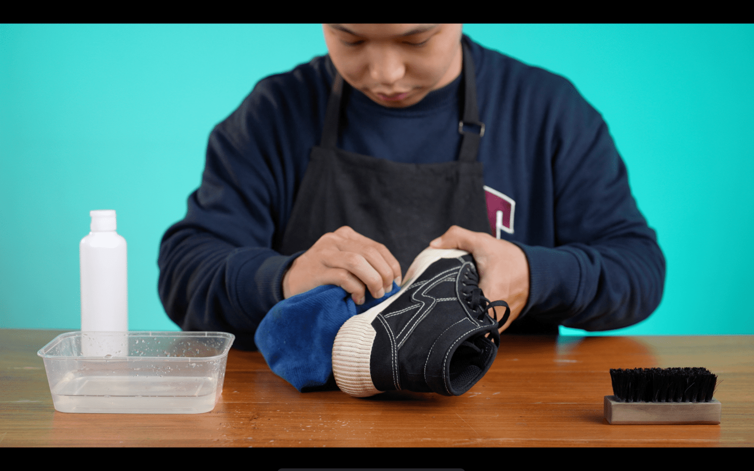 How to Clean the Rubber on Shoes and Get Rid of Dirt Effectively